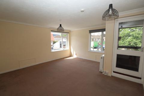 3 bedroom flat for sale, Storrington - spacious flat