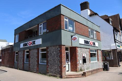 3 bedroom flat for sale, Storrington - spacious flat