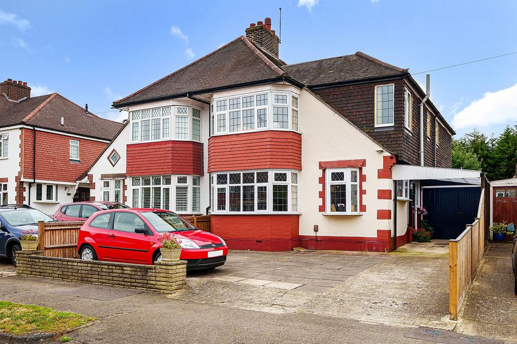 Briarwood Road, Epsom, KT17 4 bed semidetached house for sale £750,000