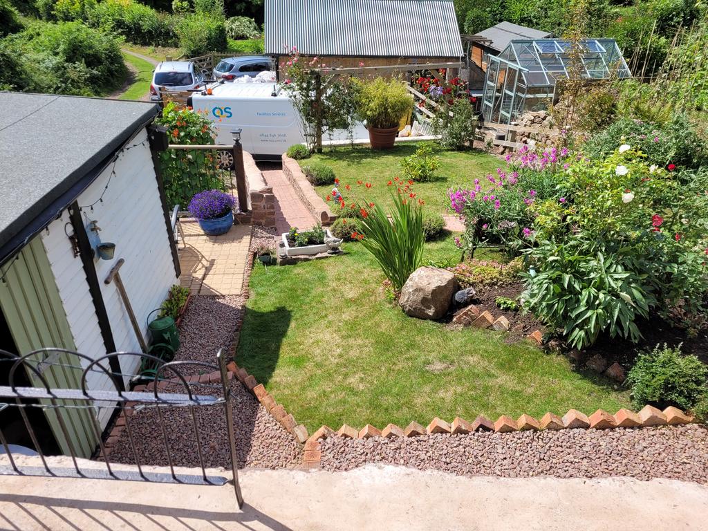 Garden &amp; Parking