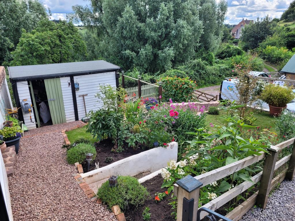 Shed, Garden &amp; views