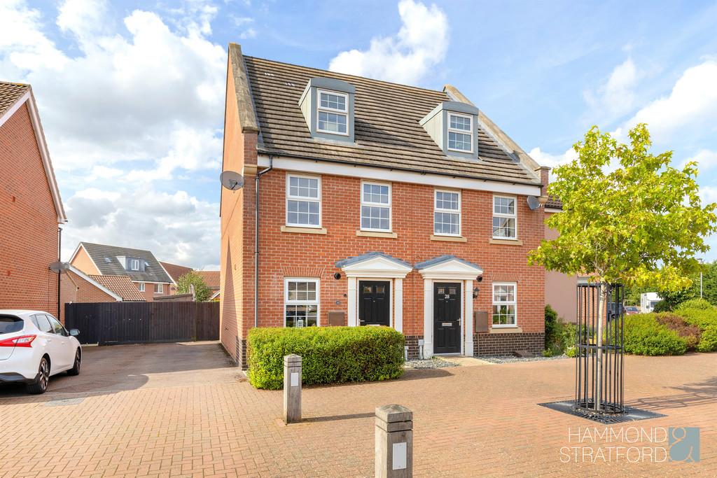 Hornbeam Drive, Dereham 3 bed semidetached house for sale £280,000