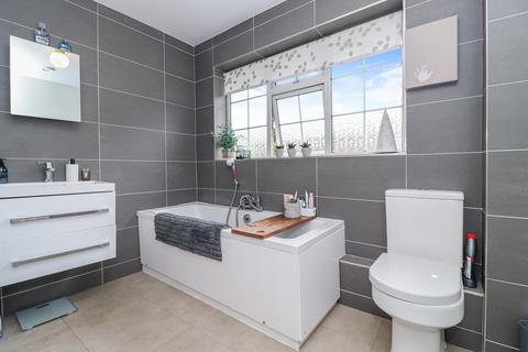 33 Camlet Way, St Albans, AL3 4TL