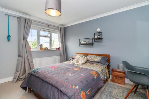 33 Camlet Way, St Albans, AL3 4TL