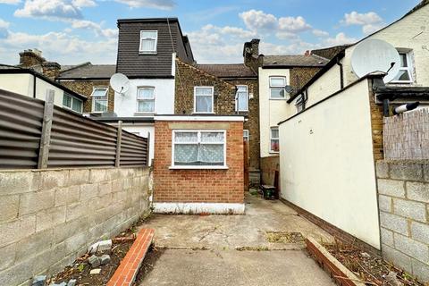 3 bedroom terraced house for sale, Cranbourne Road, London E15