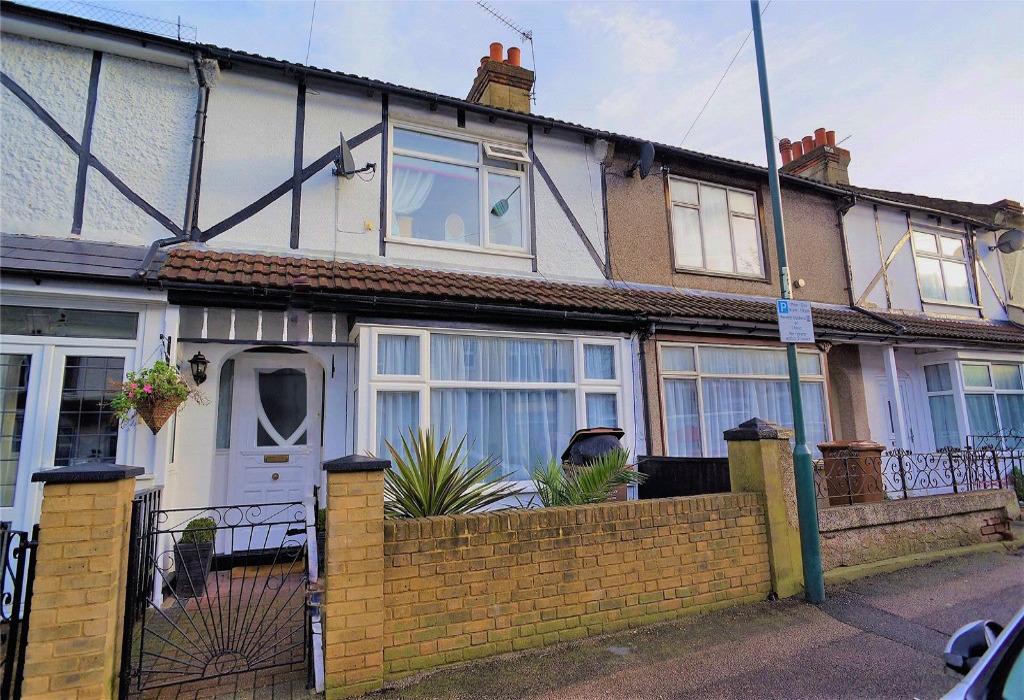 St. Johns Road, Gillingham, Kent 2 bed terraced house £1,150 pcm (£