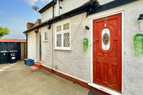 2 bedroom semi-detached house for sale, Belvedere Avenue, Ilford IG5