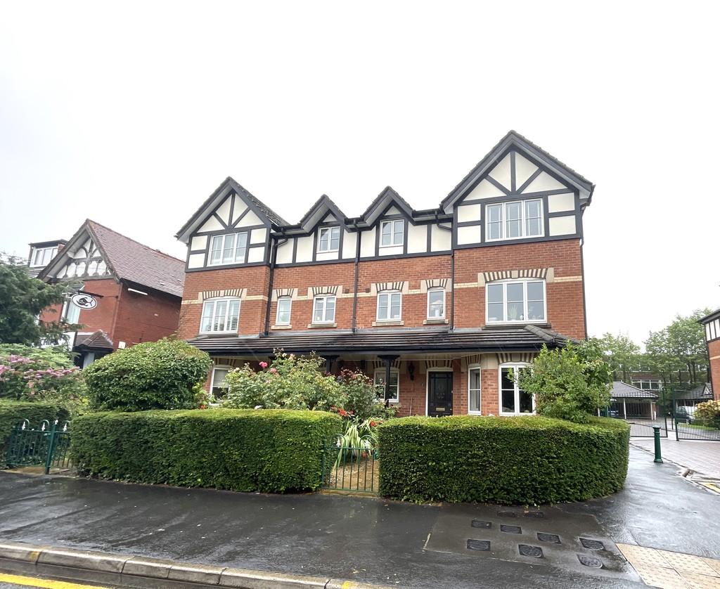 Tudor Court, Bramhall 2 bed apartment to rent £995 pcm (£230 pw)