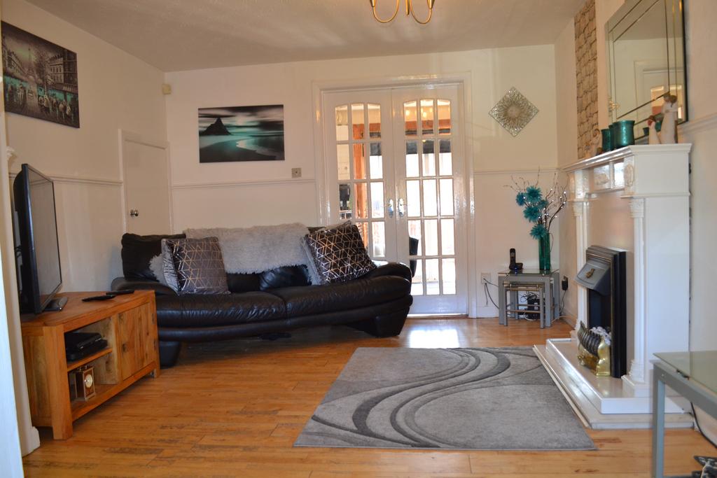 Dempsey Road, Bellshill ML4 3 bed semidetached house £150,000