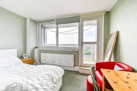 2 bedroom flat for sale, Weybridge Point, Sheepcote Lane, Battersea, London, SW11