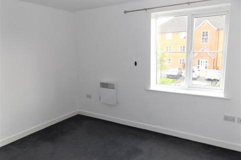 2 bedroom flat to rent, Forge Close, Cannock WS11