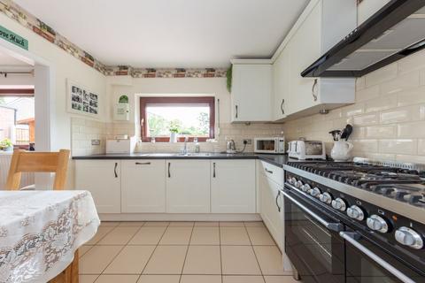 4 bedroom semi-detached house for sale, Fulbeck Drive, London