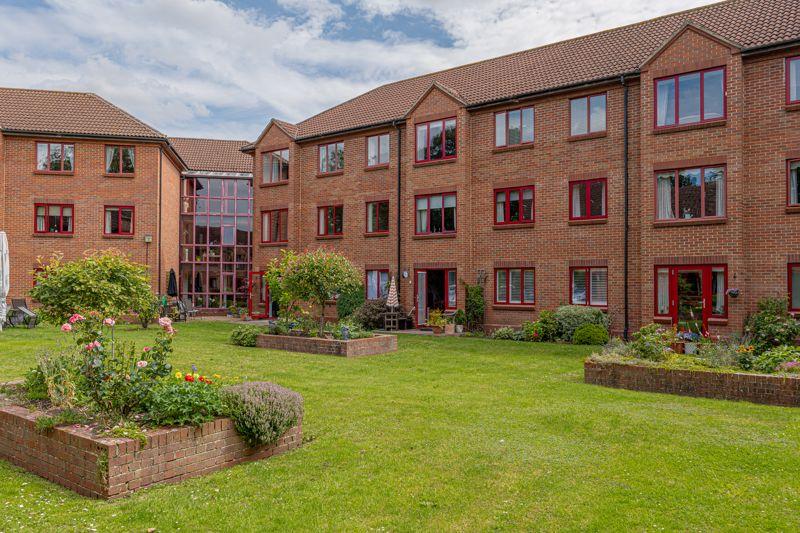 Crown House, Melksham SN12 2 bed retirement property for sale £140,000
