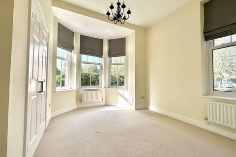 Flat 1, Winchester House Phoenix Close, Epsom, KT19 7DX
