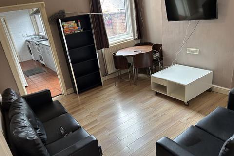 4 bedroom end of terrace house for sale, Crowther Street, Stoke-On-Trent