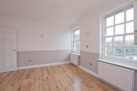 2 bedroom apartment to rent, Charrington House, Cephas Avenue, London