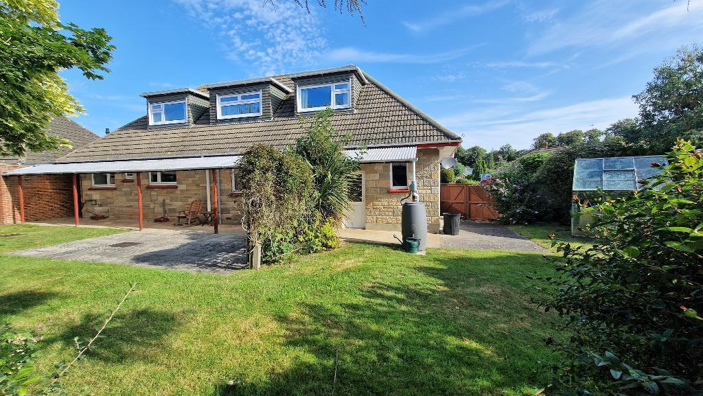 Meadow Drive, Bembridge, Isle of Wight, PO35 5YA 4 bed detached house