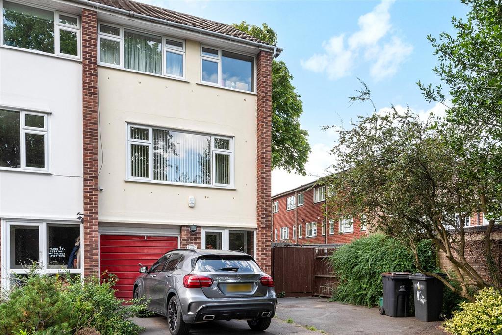 Oaklands Road, Bromley, Kent, BR1 4 bed end of terrace house £475,000