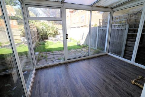 26 Dabbling Close, Erith, DA8 2HW