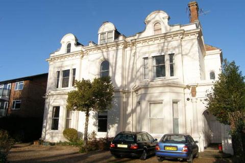 2 bedroom flat to rent, Binswood Avenue, Leamington Spa