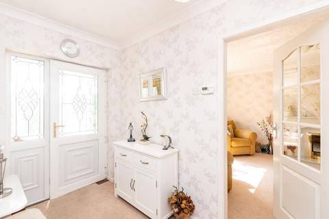 2 bedroom bungalow for sale - Birchall Avenue, Culcheth, Warrington, WA3