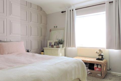 66 Redlands Road, Enfield, EN3 5HJ