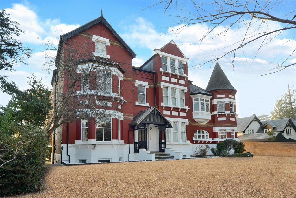 Langley Avenue, Surbiton KT6 2 bed apartment for sale £550,000