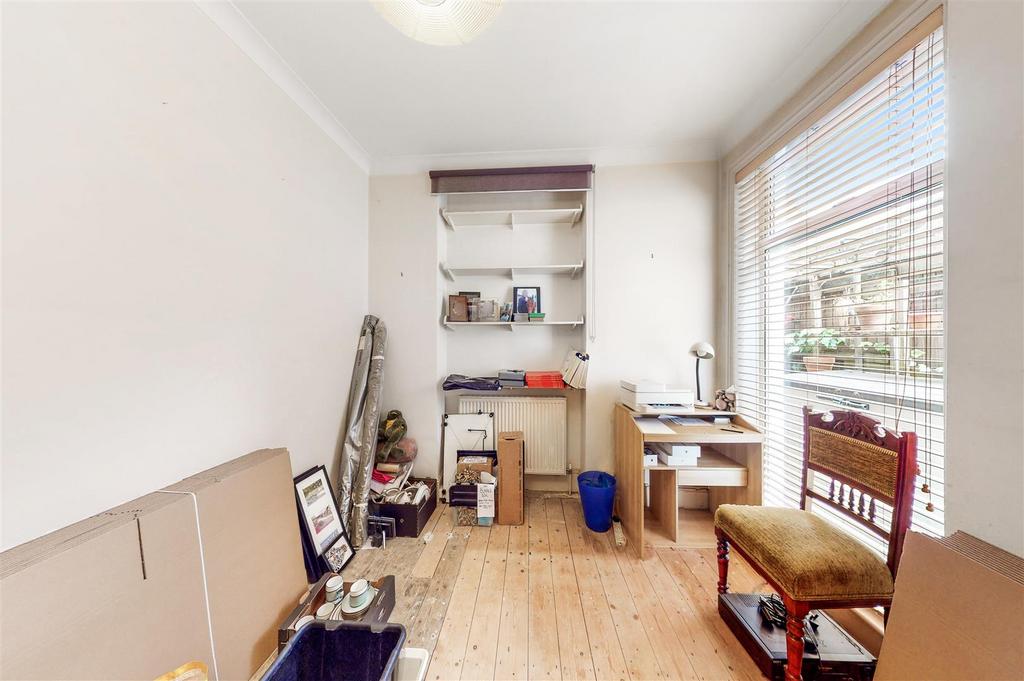 Middle room