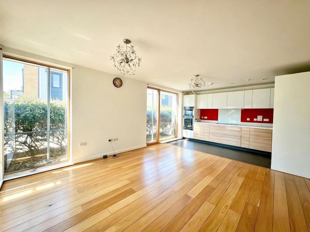 Apartment in Romford - View 2