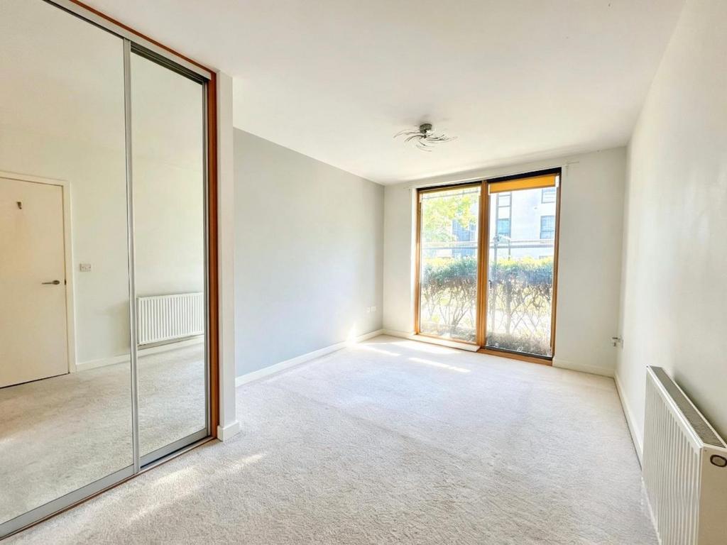 Apartment in Romford - View 4