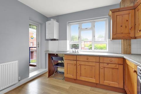 142 Edensor Gardens, London, W4 2RF
