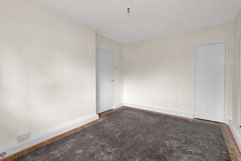 142 Edensor Gardens, London, W4 2RF
