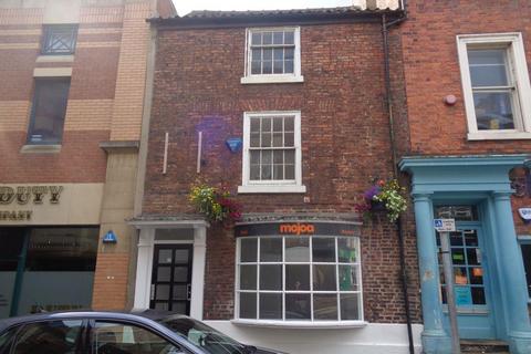 Retail property (high street) to rent, Priestgate, Darlington