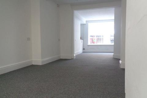 Retail property (high street) to rent, Priestgate, Darlington