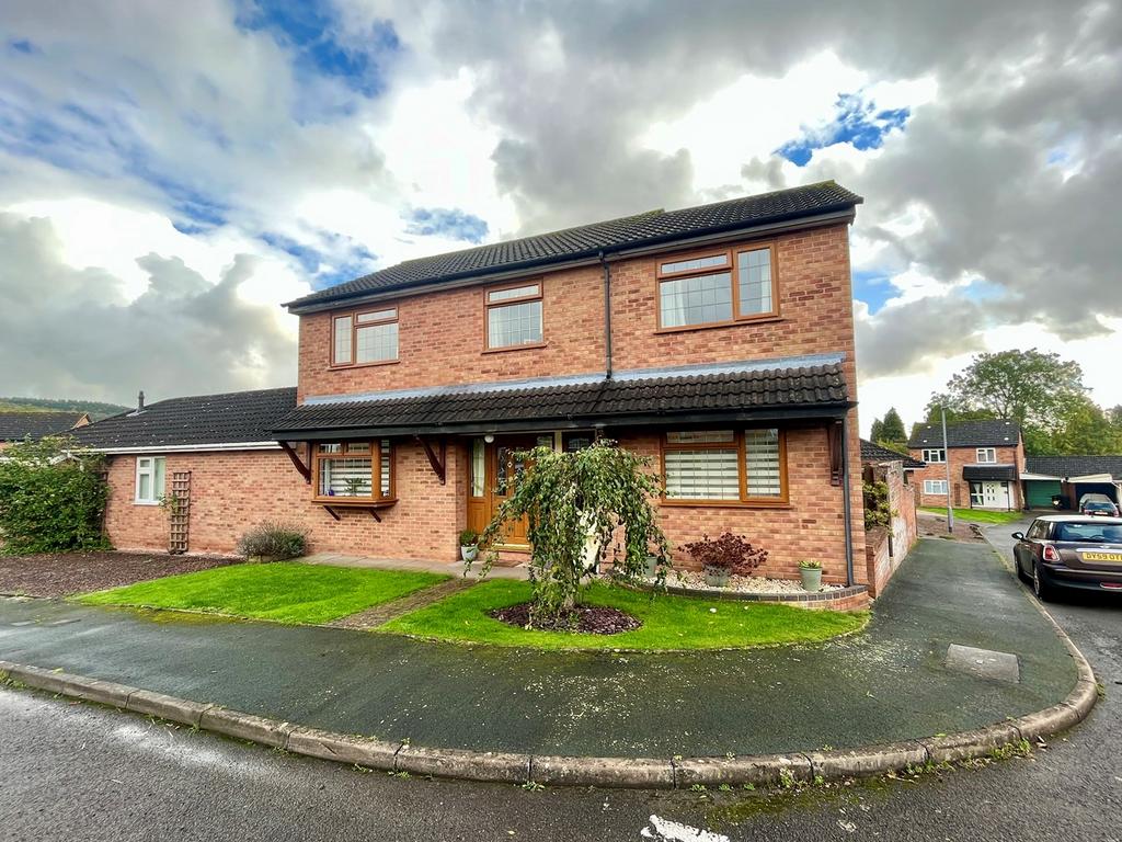Churchill Meadow, Ledbury, HR8 3 bed semidetached house £369,950