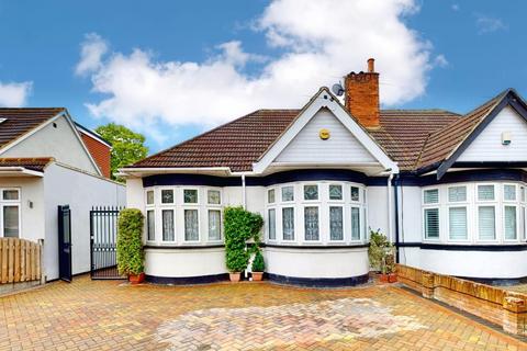 14 Adelaide Gardens, Chadwell Heath, Romford, RM6 6SS