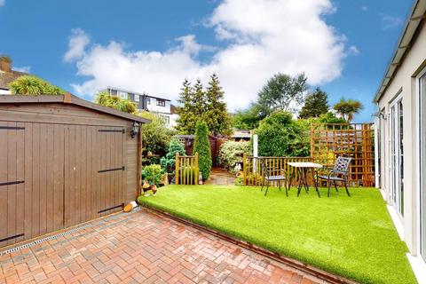 14 Adelaide Gardens, Chadwell Heath, Romford, RM6 6SS
