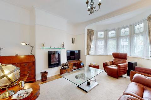 14 Adelaide Gardens, Chadwell Heath, Romford, RM6 6SS