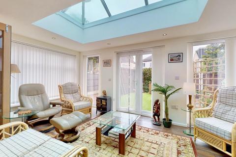 14 Adelaide Gardens, Chadwell Heath, Romford, RM6 6SS