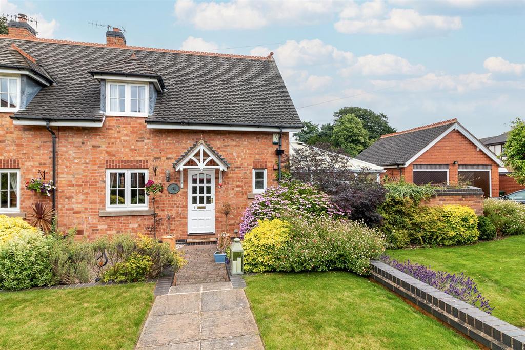 Wilford Road, Ruddington, Nottingham 2 bed barn conversion for sale £