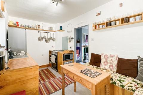 108 Broadfield Road, Bristol, BS4 2UU