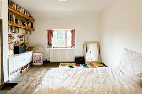 108 Broadfield Road, Bristol, BS4 2UU