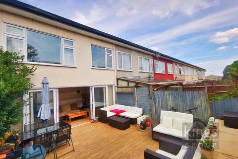 230 Berecroft, Harlow, CM18 7SQ