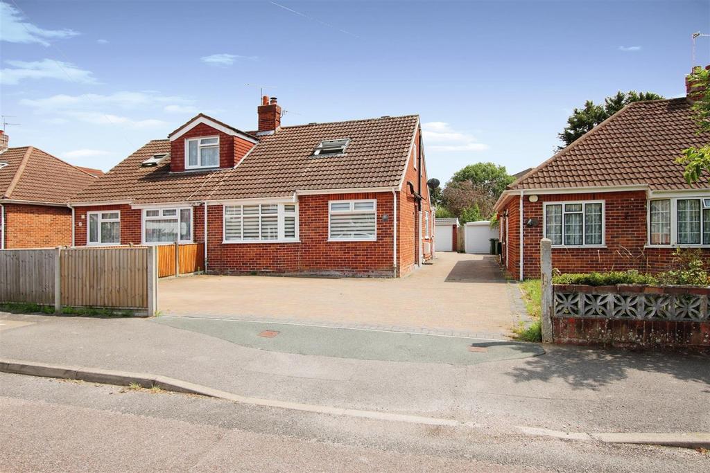 Tewkesbury Avenue, Fareham 4 bed semidetached bungalow for sale £400,000