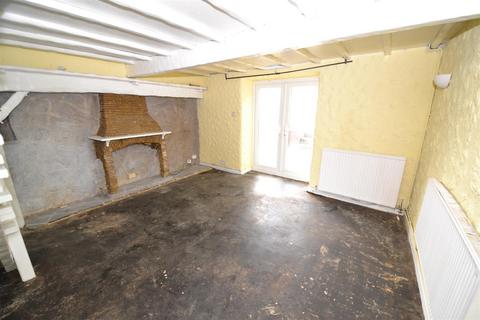 57 Back Lane, Queensbury, Bradford, BD13 1HB