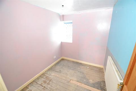 57 Back Lane, Queensbury, Bradford, BD13 1HB