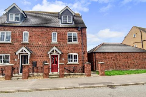 4 bedroom semi-detached house for sale - The Hayfields, Spalding