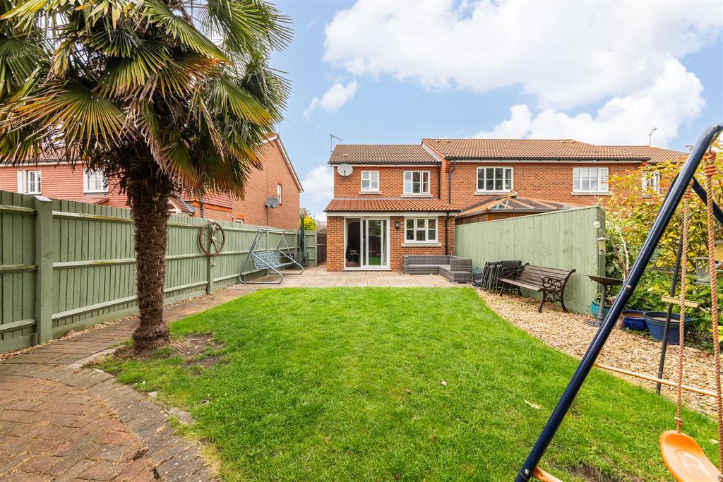Abbey Brook, Didcot 3 bed end of terrace house for sale £375,000