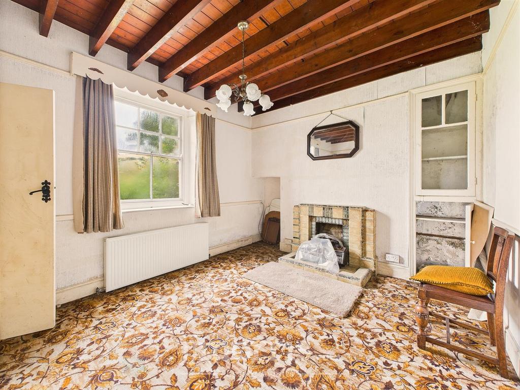 CAM05297 G0-PR0072-STILL002.jpg