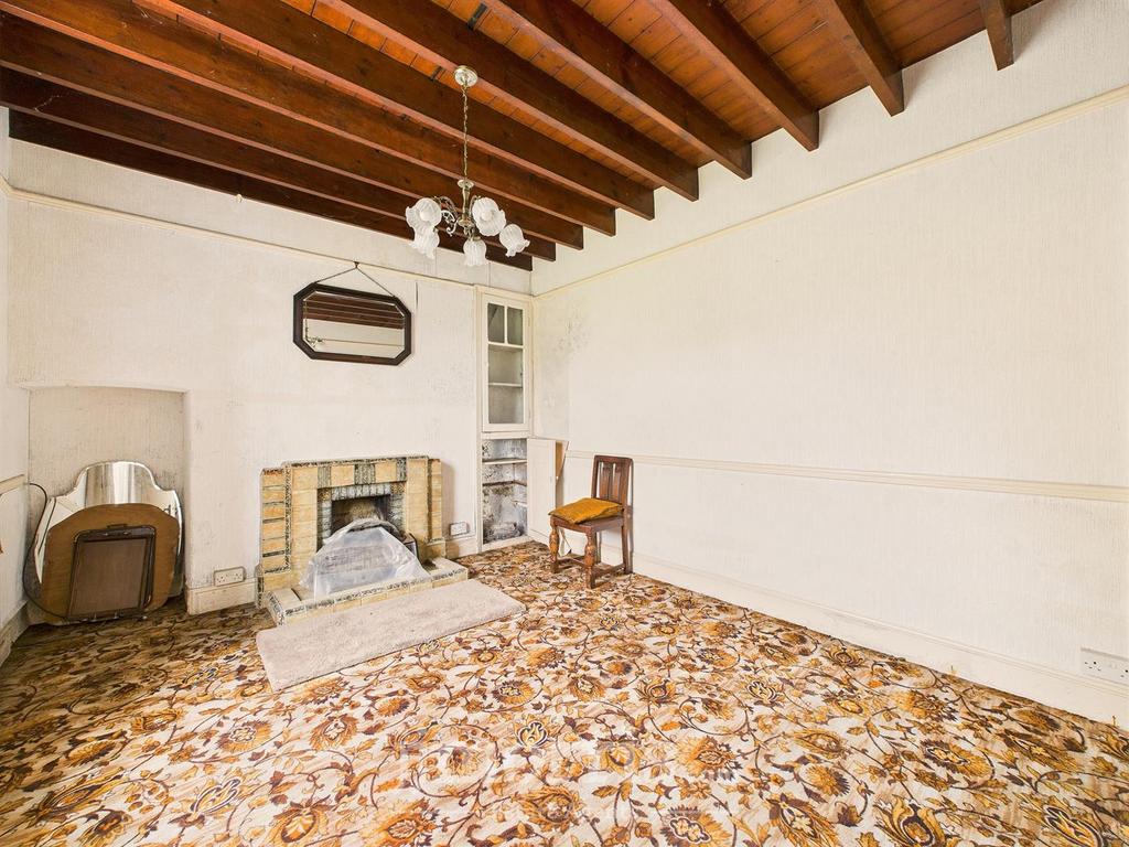 CAM05297 G0-PR0072-STILL004.jpg